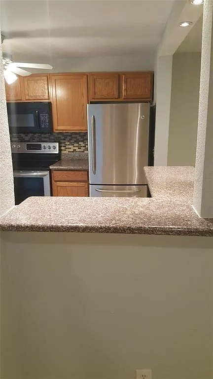 2 bed, 2.0 bath, 1200 sqft, $2,250 — Photo 3