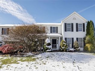 7412 Foghorn Ln, Northfield, OH 44067