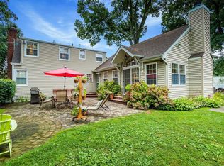 2080 Bruce Ln, Merrick, NY 11566