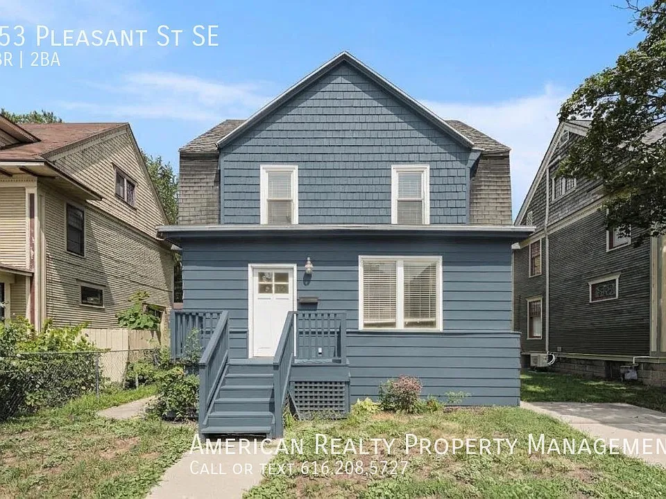 553 Pleasant St SE