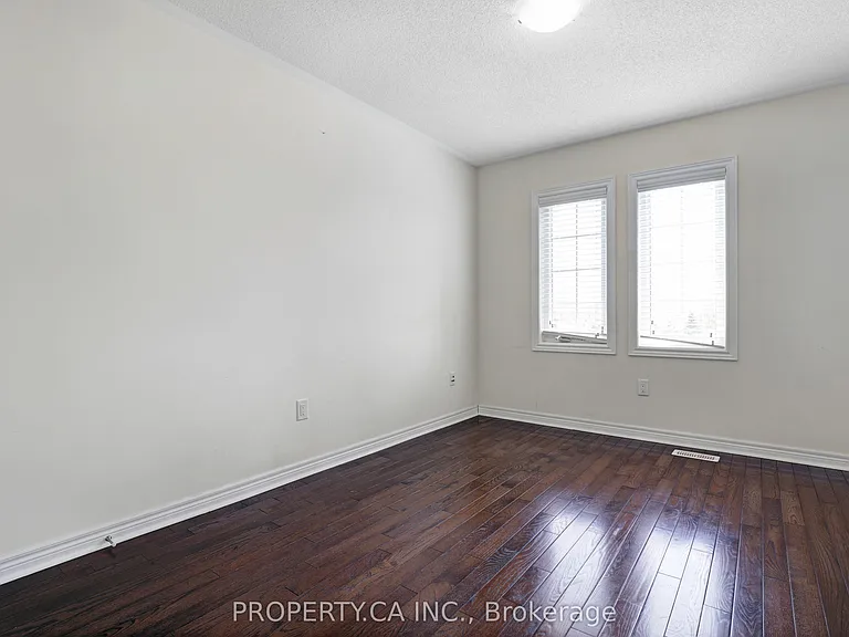 41 Spruce Pine Cres — Photo 13