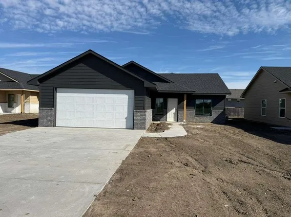 8968 E Forbes Ct, Wichita, KS 67220