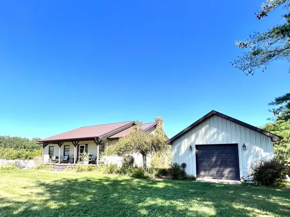 6284 S Blackburn Rd, Athens, OH 45701