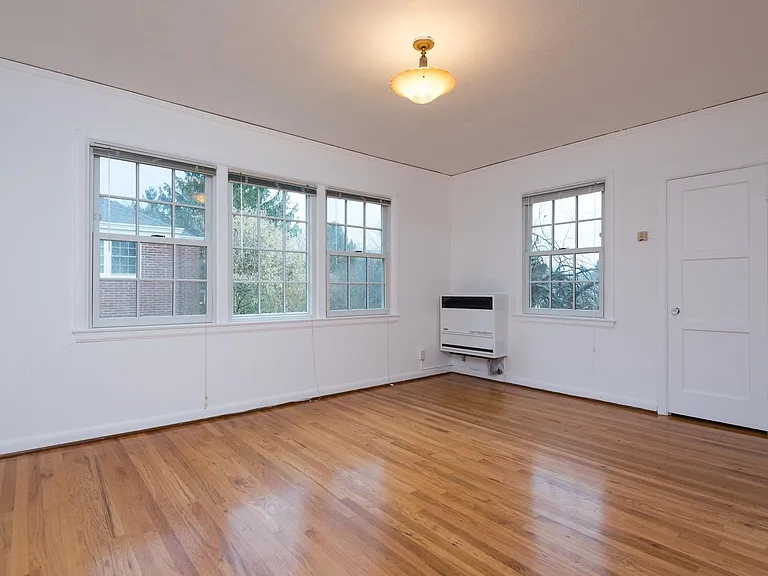 Sandycrest Terrace Apartments — Photo 16