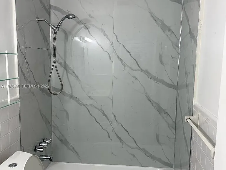 450 Layne Blvd #17 — Photo 8