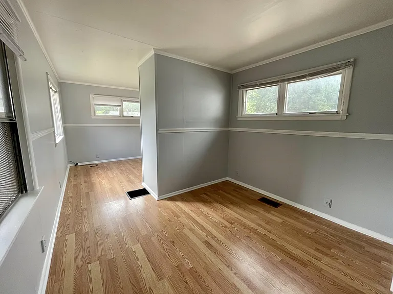 904 Oakley Ave — Photo 3