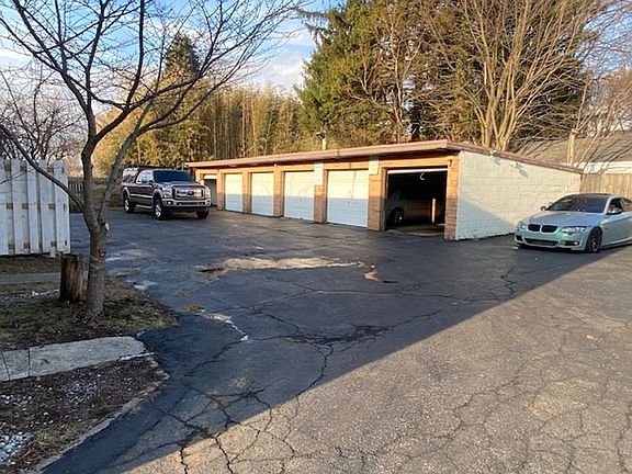2nd image of 2112 Fulton Rd NW