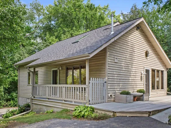 W354N5252 River ROAD, Oconomowoc, WI 53066