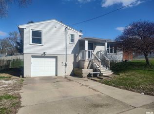 814 S Creve Coeur Ave, Creve Coeur, IL