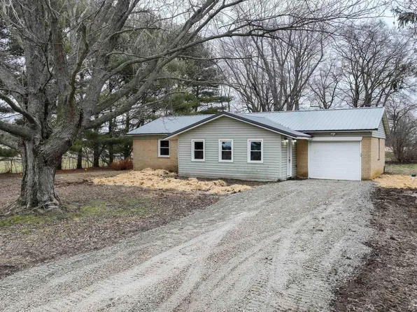137 S Alaska St, Burnettsville, IN 47926