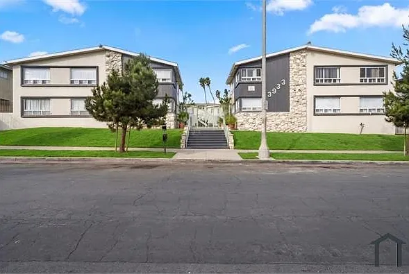 2 bed, 825 sqft, $2,195 — Photo 3