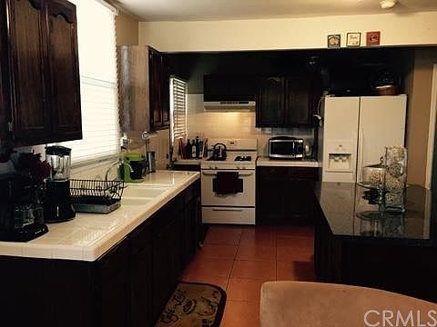 2nd image of 811 W 102nd St