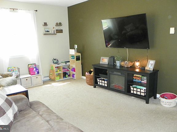 4th image of 14878 Robinhood Cir
