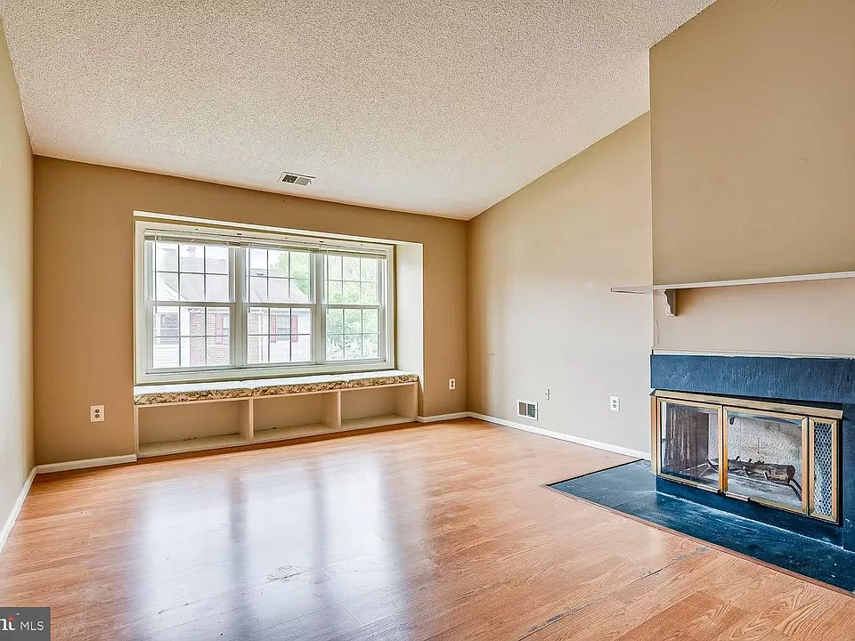 24 Chamberlin Ct