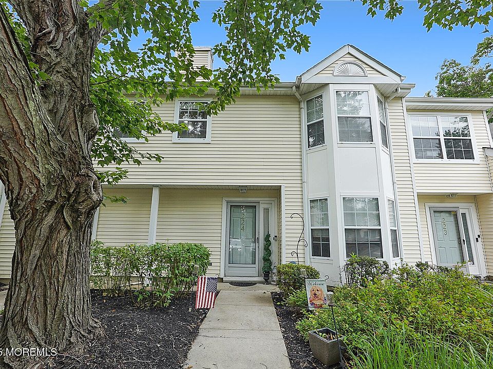 1st image of 224 Paddington Ct #7-4