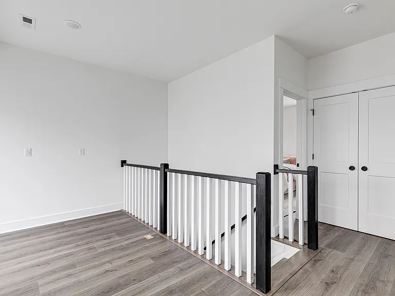 1827 W Cary St — Photo 20