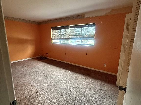 3rd image of 589 Glendale Ave