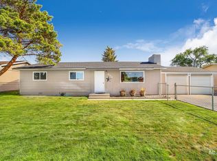 832 W 6th St, Filer, ID 83328