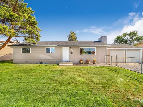 832 W 6th St, Filer, ID 83328