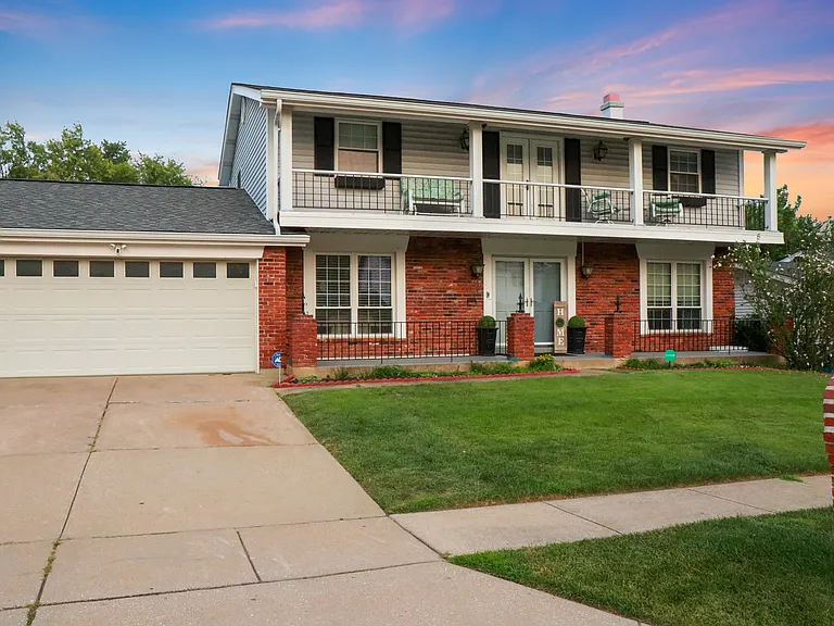 15472 Duxbury Way — Photo 1