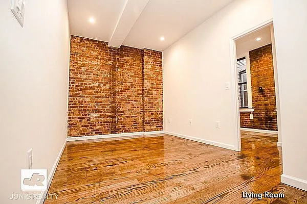 Rented by Jonis Realty | media 2