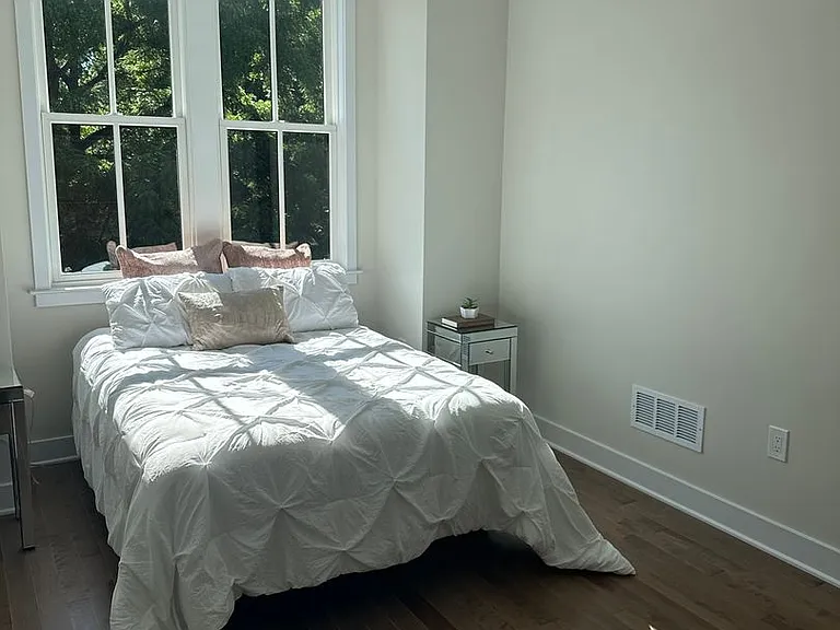 111-117 Thornton Ln — Photo 11