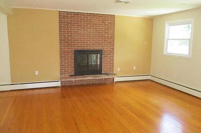 4 bed, 2320 sqft, $3,600 — Photo 4