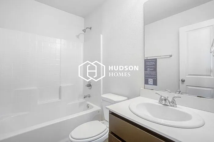 2525 N Tenneha Ave — Photo 11