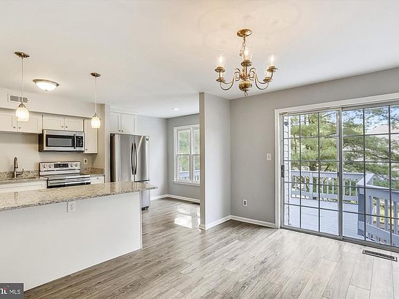 3rd image of 8692 Delcris Dr