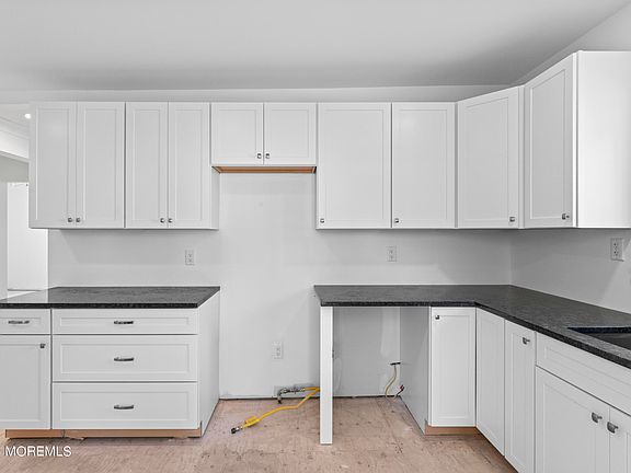 5th image of 702 W Park Avenue