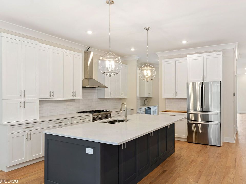 1st image of 3116 N Clybourn Ave #1N