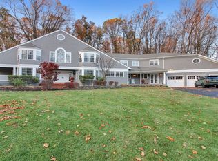 18 Old Wood Ln, Randolph, NJ 07869