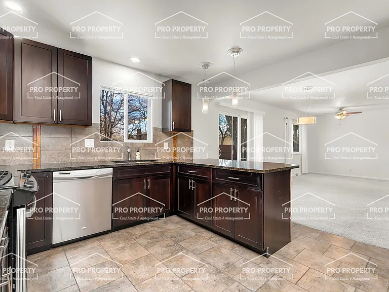 1024 Skyline Dr — Photo 8