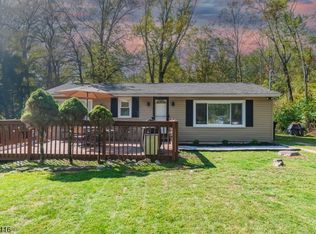 908 Willow Dr, Newton, NJ 07860