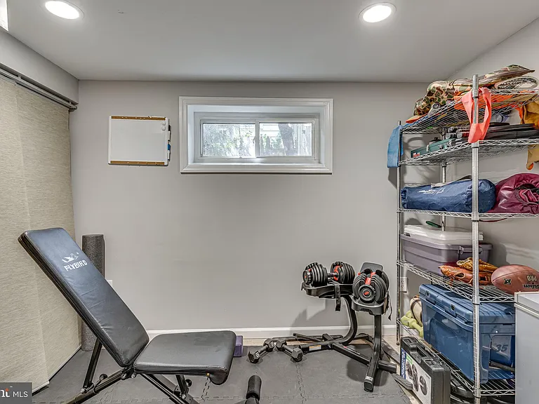 3 Groves Ave — Photo 29