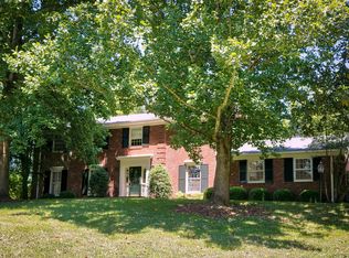 200 Westwind Rd, Indian Hills, KY 40207