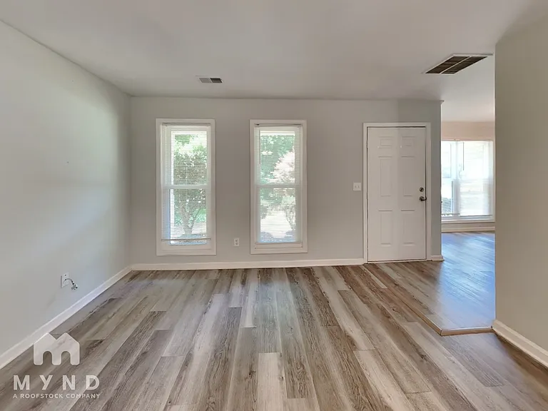 160 Thomas Crossing Dr — Photo 12