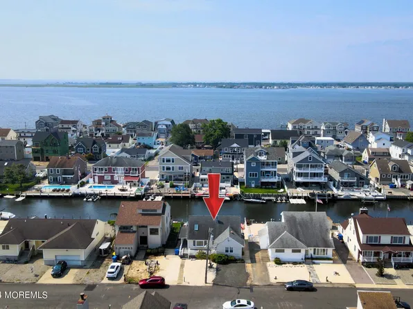 15 Venetian Court, Toms River, NJ 08753