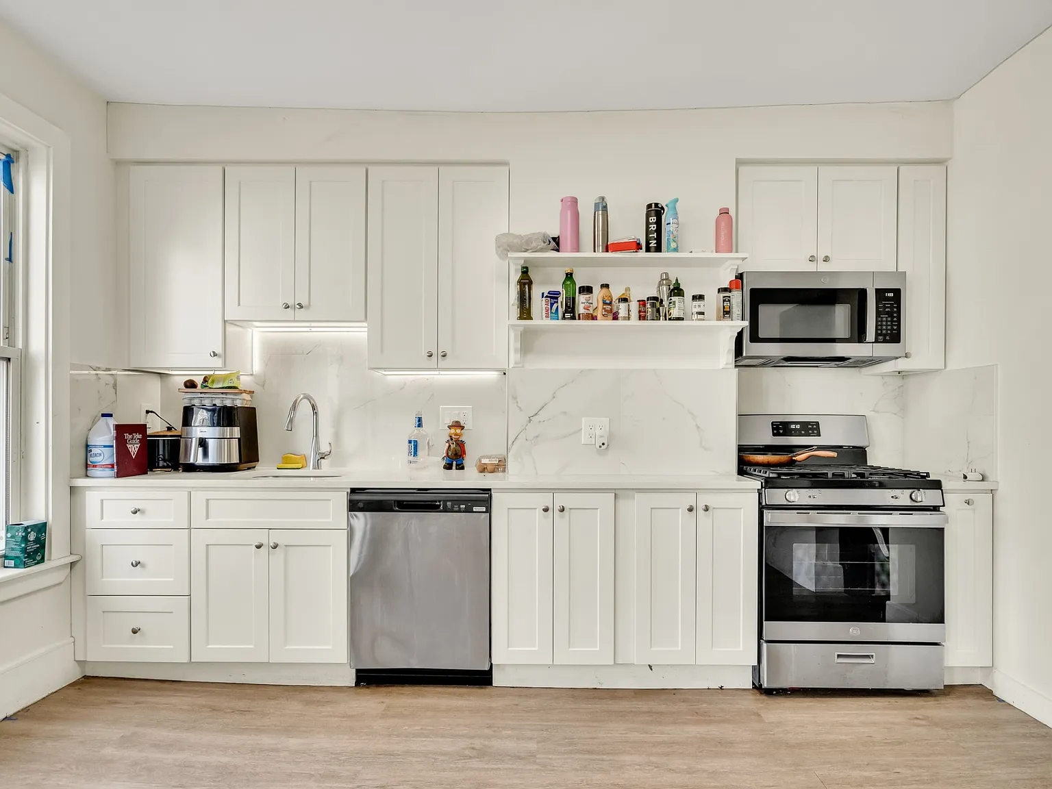 7 bed, 2200 sqft, $8,000 — Photo 4