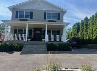 26 Glen Cove Dr, Glen Head, NY 11545