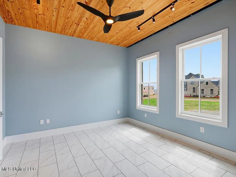 145 Republic St — Photo 26