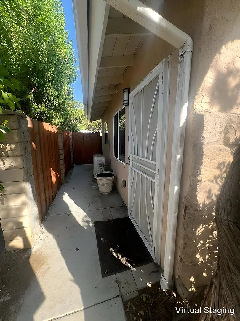 Charming, 1 Bedroom, 1 Bathroom (ADU) in Granada Hills! Ready for Move In! — Photo 2
