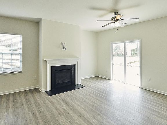 2nd image of 2524 Lily Dr