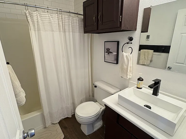 852 Crosby St #C — Photo 8