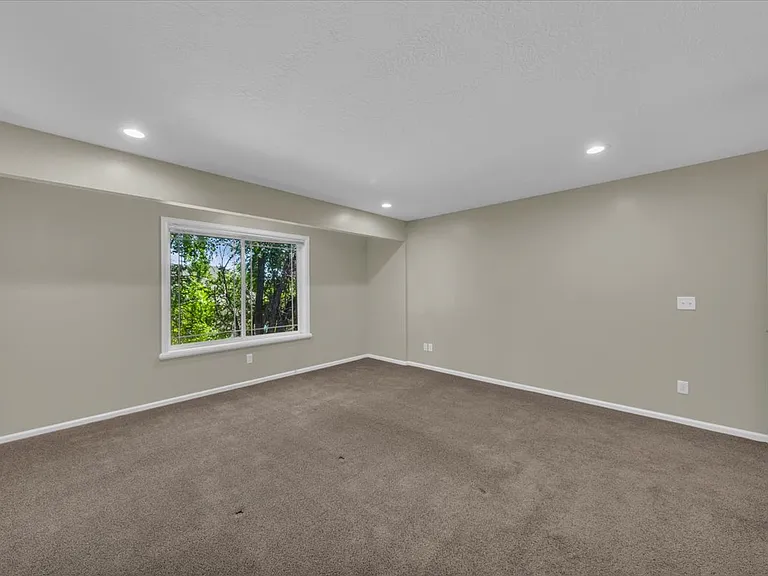 691 E Union Pines Ct — Photo 11