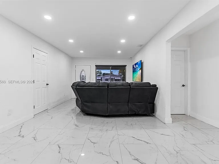 4530 SW 25th St — Photo 19