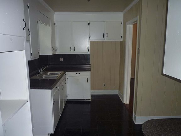 4th image of 3025 Iredell Dr