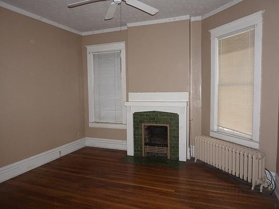 5th image of 304 E Maxwell St APT 1