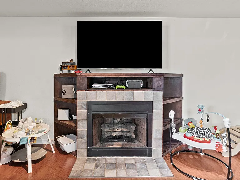 919 Van Buren Ave — Photo 15