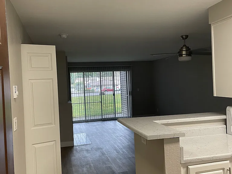 Redmond Park Apts — Photo 15